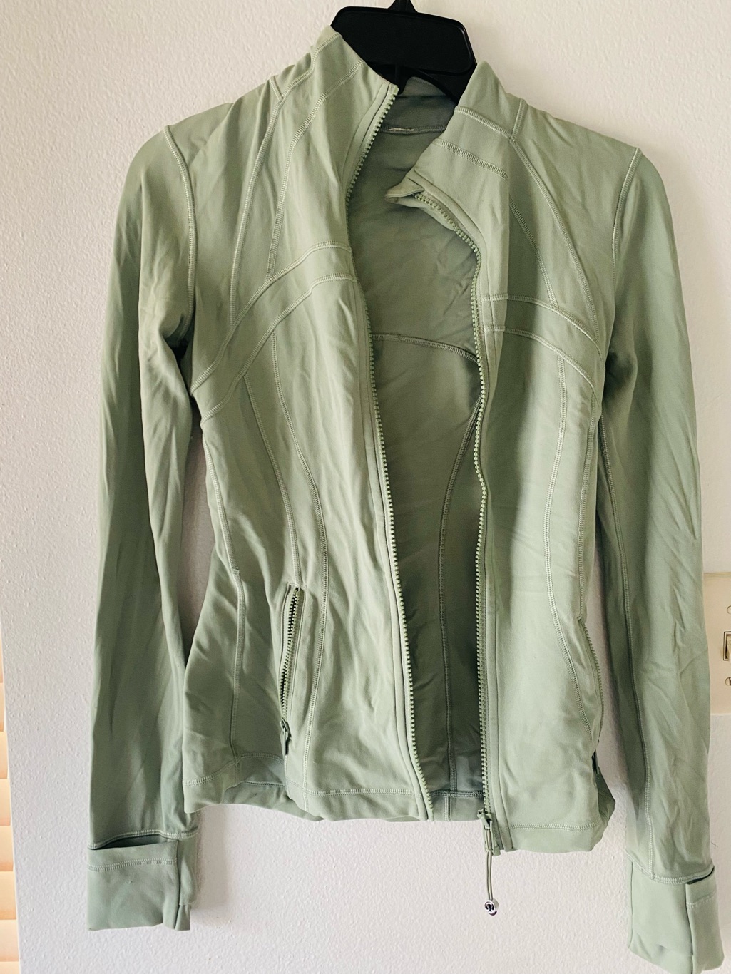 Lululemon Womenâs Light Green Zip-Front Jacket